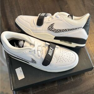 Air Jordan  Legacy 312 Low, smoke-free home.
Size 13. WHAT A STEAL!